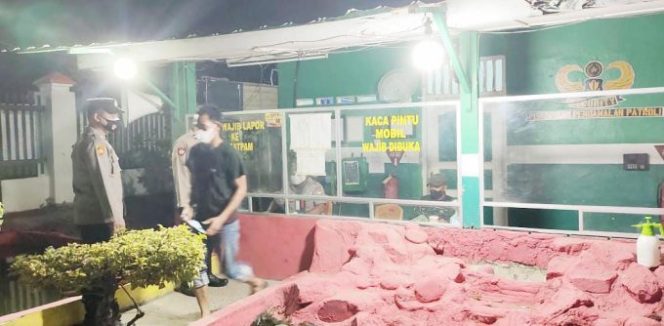 
					Gelar Patroli Blue Light, Personel Polsek Prapat Janji Bagikan Masker Gratis