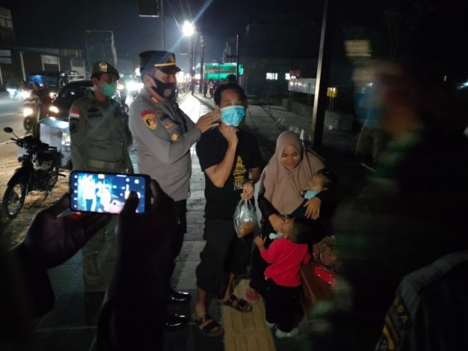 
					Personil Polsek Indrapura Patroli Gabungan Laksanakan Operasi Yustisi