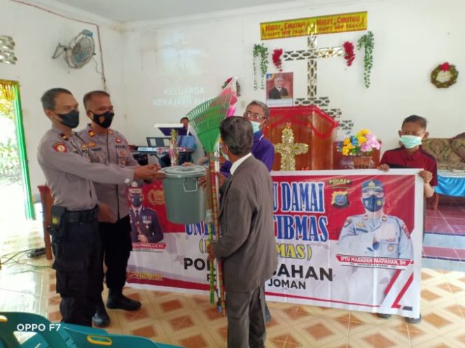 
					Kapolsek Air Joman Polres Asahan Komidamas di Gereja GPI Desa Silo Lama