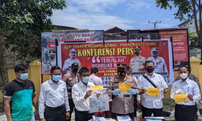 
					Hanya 2 Hari, Polsek Medang Deras Ungkap Pelaku Perampokan Penjual Emas Keliling