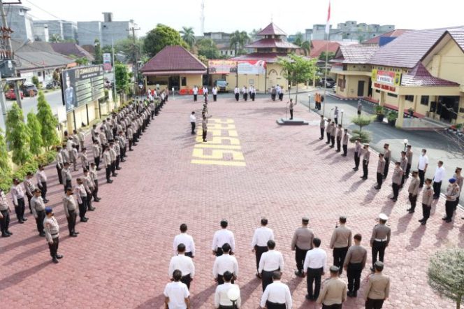 
					Pimpin Apel Pagi, Kapolres Tanjungbalai Tegaskan Kepada Personil Untuk Patuhi Peraturan Lalu Lintas