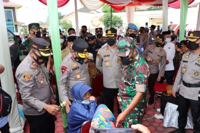 
					Sambut Kapolda dan Pangdam, Kapolres Batu Bara dan Bupati Siap Tuntaskan Dosis Vaksin Yang Tersisa
