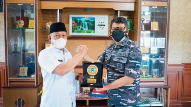 
					Plt Wali Kota Tanjungbalai Terima Kunjungan Kerja Dan Lanal TBA