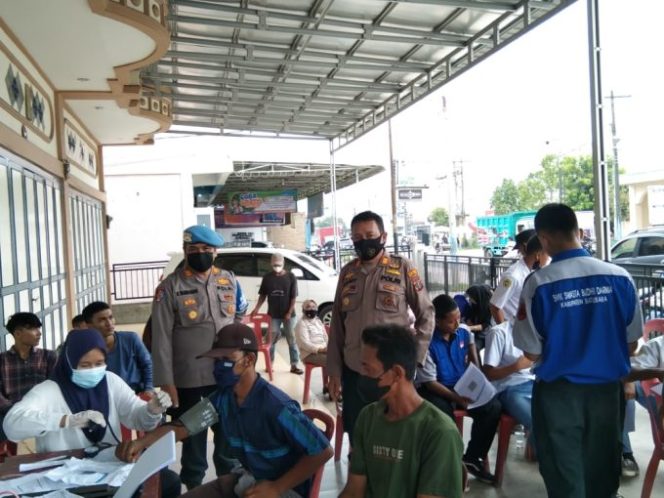 
					Tindak Lanjuti Arahan Kapolda, Kapolsek Indrapura Tinjau Pelaksanaan Vaksin