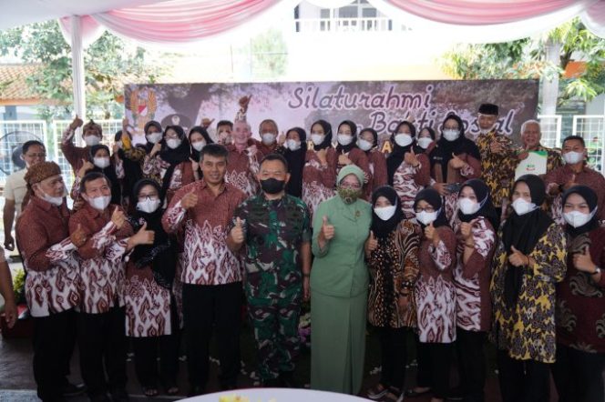 
					Momen Jenderal Dudung Saat Kunjungi Almamaternya di Bandung