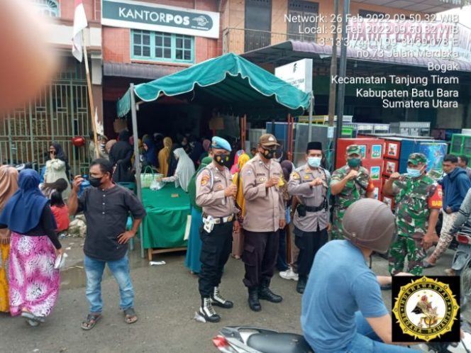 
					Polsek Labuhan Ruku Polres Batu Bara Monitoring Pembagian BPNT Di Kantor Pos Tanjung Tiram