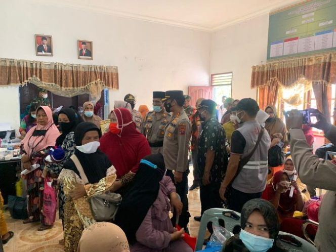 
					Tak Mengenal Lelah Dan Waktu Kapolres Batu Bara Cek Pelaksanaan Vaksinasi Hingga Pelosok Desa
