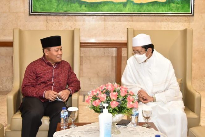 
					Plt Wali Kota Tanjungbalai Jalin Silaturahmi Dengan Imam Besar Masjid Istiqlal Jakarta