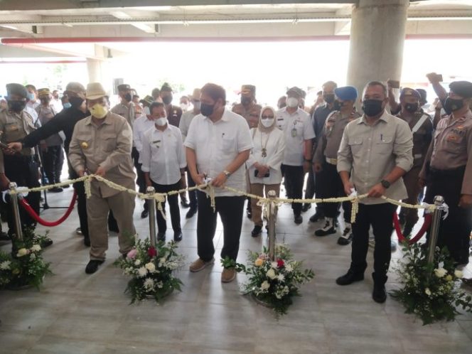 
					Airlangga Hartarto Resmikan Pasar Pulung Kencana Didampingi Umar Ahmad Bupati Tubaba