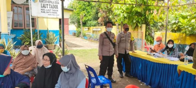 
					Personil Polsek Indrapura Kawal 243 Warga Pembagian Dana BPNT