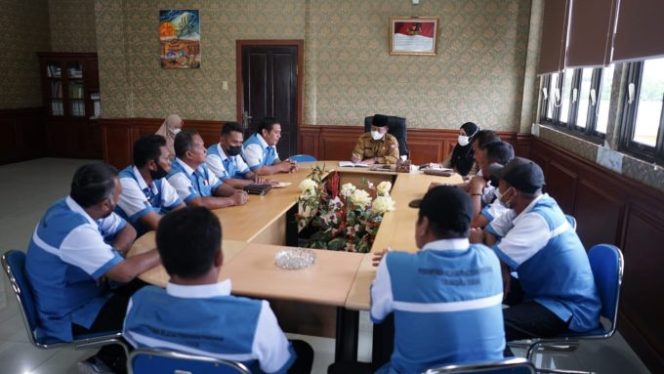 
					Plt Wali Kota Waris Thalib Terima Audiensi Perhimpunan Nelayan Pengusaha Perikanan Tanjungbalai-Asahan