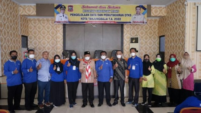 
					Plt Wali Kota Waris Thalib Buka Bimtek Pengelolaan dan Pemutakhiran Data Terpadu Sosial