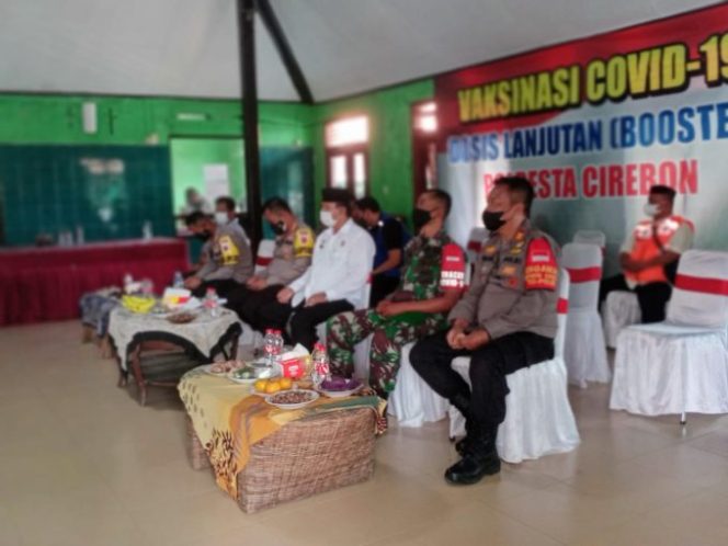
					Kapolresta Cirebon Hadiri Zoom Meeting Bersama Kapolri Jenderal Polisi Listyo Sigit Prabowo Dalam Rangka Vaksinasi Serentak Dosis Lanjutan