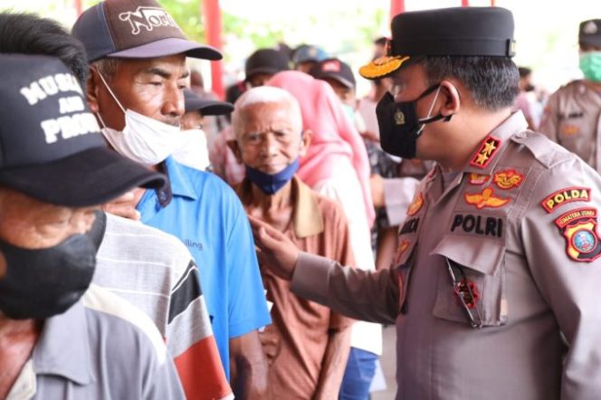 
					1000 Lansia Jalani Vaksinasi di Tebing Tinggi, Kapolda Sumut : Kelompok Rentan Prioritas