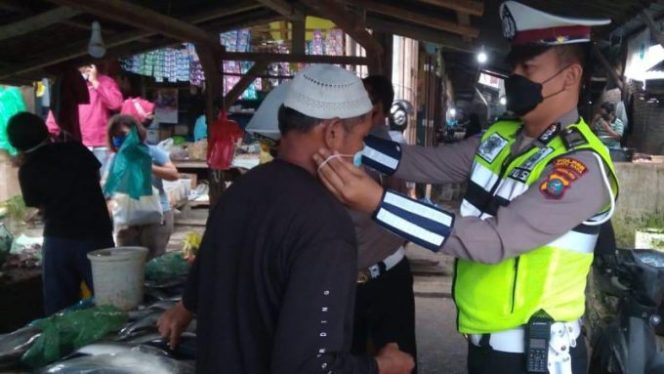 
					Satlantas Polres Batu Bara Ops Yustisi di Pasar Lima Puluh