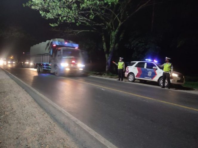 
					Tidak Hanya Siang Hari ! Sat Lantas Polres Batu Bara Tetap Patroli Malam Hari