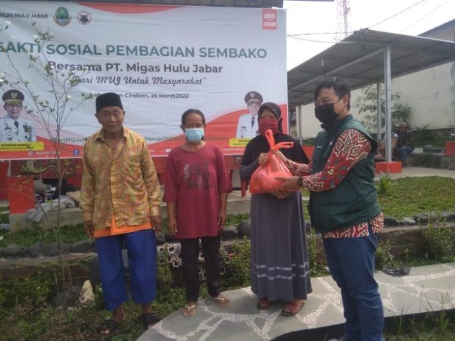 
					PT. Migas Hulu Jabar Bersama DPC BMI Kabupaten Cirebon Bersinergi Berikan Santunan Sembako