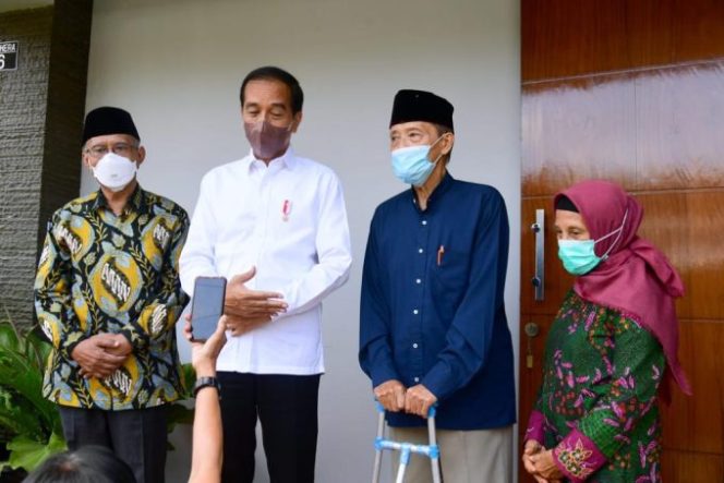 
					Presiden Jokowi Jenguk Buya Syafii di Sleman