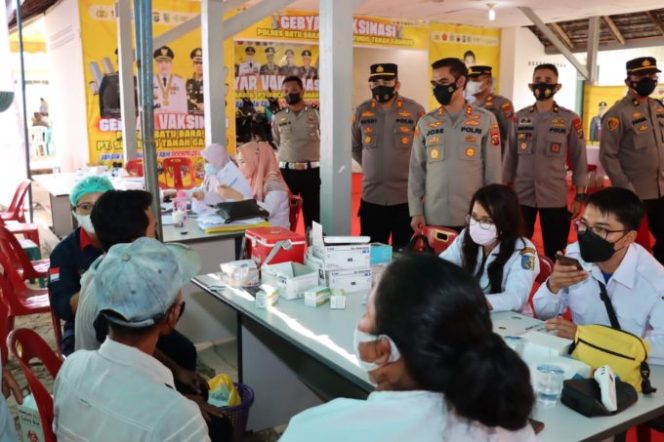 
					Kejar Target Herd Immunity ! Socfindo Tanah Gambus Fasilitasi Gebyar Vaksinasi Polres Batu Bara
