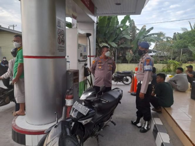 
					Antisipasi Stok BBM! Polsek Medang Deras Monitoring di SPBU