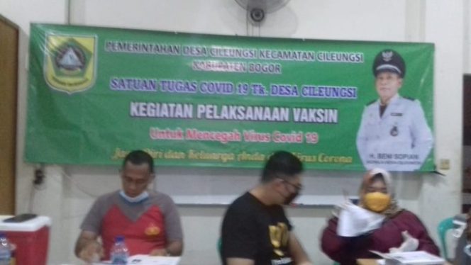 
					Jelang Puasa, Satgas Covid 19 Desa Cileungsi Gelar Vaksinasi
