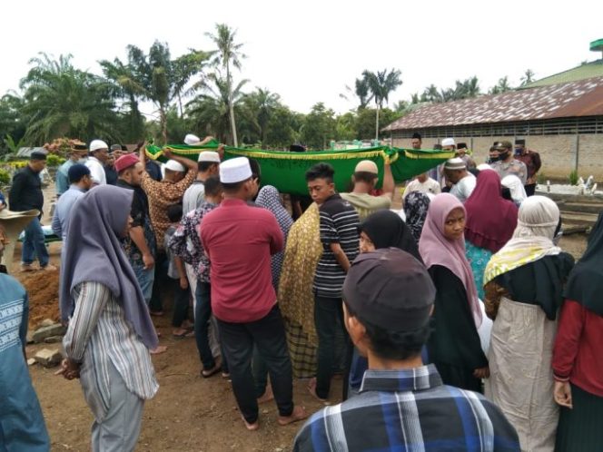 
					Kabar Duka Kembali Menyelimuti di Jajaran Polres Batubara, Telah Berpulang Ibunda dua Bhabinkamtibmas