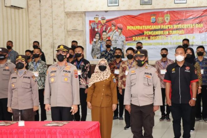 
					Penerimaan Polri T.A. 2022, Polres Batubara Gelar Penandatanganan Pakta Integritas
