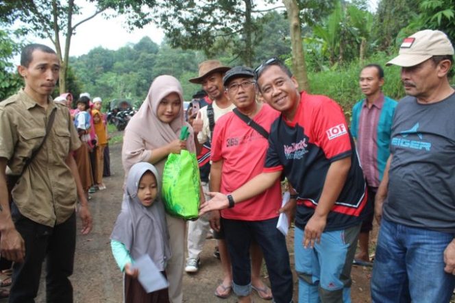 
					Santunan Anak Yatim dan Dhuafa Komunitas Nalaxtax Offroad Club Diapresiasi Anggota DPRD Kabupaten Bogor
