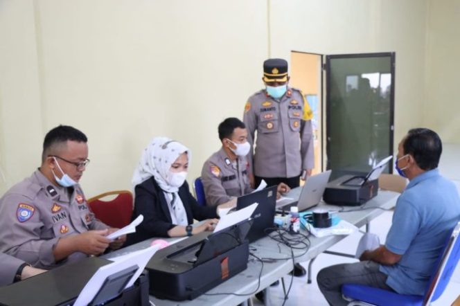 
					Waka Polres Tanjungbalai Tinjau Penyaluran Bantuan Tunai Pangan BTPKLW Hari Ke II Tahun 2022
