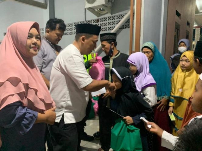 
					Jelang Lebaran Idul Fitri, Kades Cibentang Rutin Laksanakan Santunan Yatim Piatu