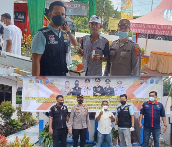 
					Jelang Idul Fitri, Satres Narkoba Polres Batubara Tes Urine Kepada Pengemudi Angkutan Umum