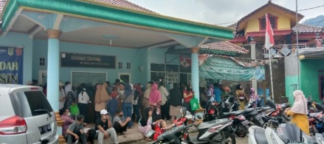 
					Kapolsek Nanggung Monitor Penyaluran BLT Disetiap Desa yang Dibarengi Vaksin Booster
