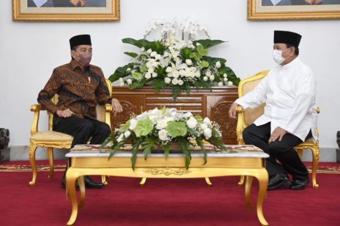 
					Hari Raya Idul Fitri 1443 H, Presiden Jokowi Terima Kedatangan Menhan Prabowo Subianto