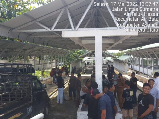 
					Cegah PMK, Polsek Air Batu Polres Asahan Penyuluhan dan Pengecekan Kepada Peternak Lembu