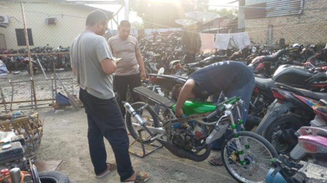 
					Bubarkan Balap Liar Di Perlintasan Pabrik Benang, Polisi Amankan 1 Septor Ninja