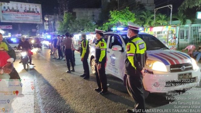 
					Ciptakan Kamtibmas dan Kondusif, Malam Minggu Personil Polres Tanjungbalai Laksanakan Patroli Skala Besar