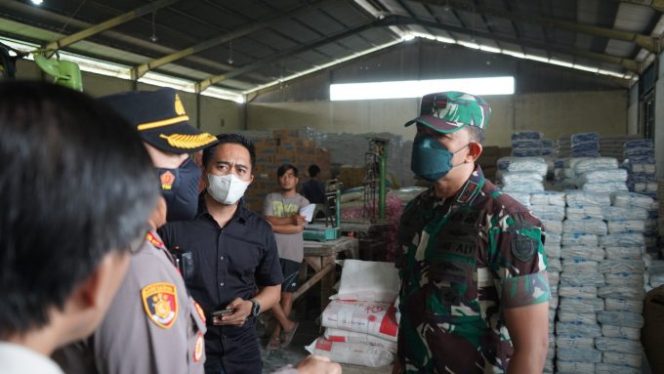 
					Brigjen TNI Rudy Saladin Cek Harga Penjualan Minyak Goreng