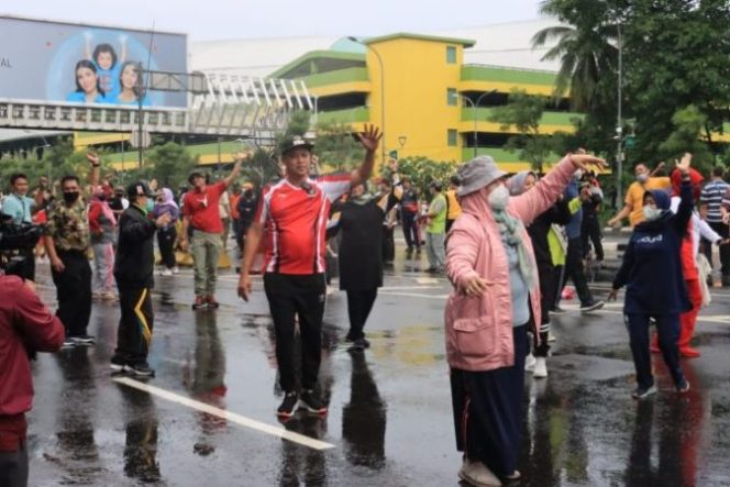 
					CFD Kota Bekasi Di Buka Kembali, Plt. Walikota Bekasi Ikuti Senam Bersama