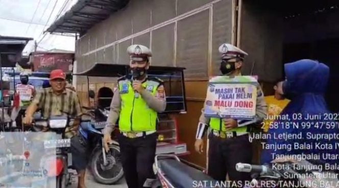 
					Di Hari Jumat Satlantas Polres Tanjungbalai Himbauan Tertib Berlalin dan Penggunaan Helm SNI