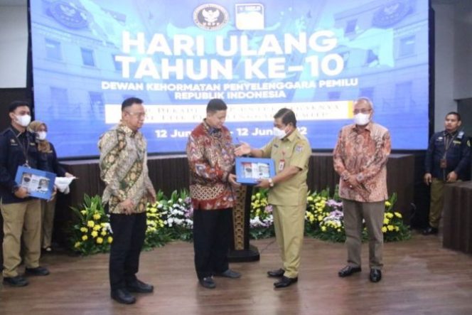 
					Hadiri HUT DKPP ke-10, Kemendagri Apresiasi Capaian Kinerja DKPP