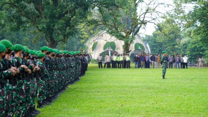 
					Danrem 061/Sk Dampingi Pangdam lll/Slw Dalam Rangka Pelaksanaan Giat Pengamanan VVIP Terhadap Presiden RI