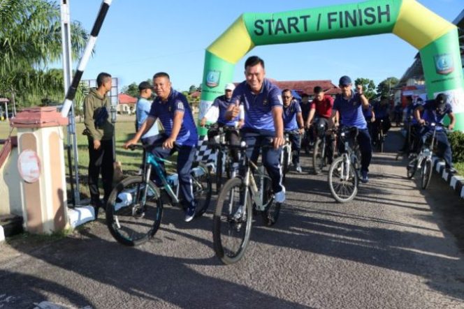 
					Sambut HUT Bhayangkara ke-76 th 2022, Polres Beltim Gelar Sepeda Gembira dan Senam Bersama