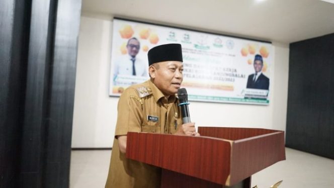 
					Plt Wali Kota Waris Tholib Hadiri Acara Up Grading Guru dan Pegawai YPIT TA Darul Fikri Tanjungbalai