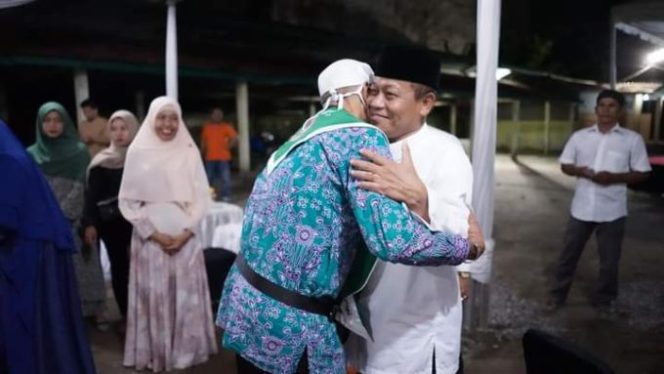 
					Plt Wali Kota Waris Tholib Sambut Kepulangan Jamaah Haji Kota Tanjungbalai