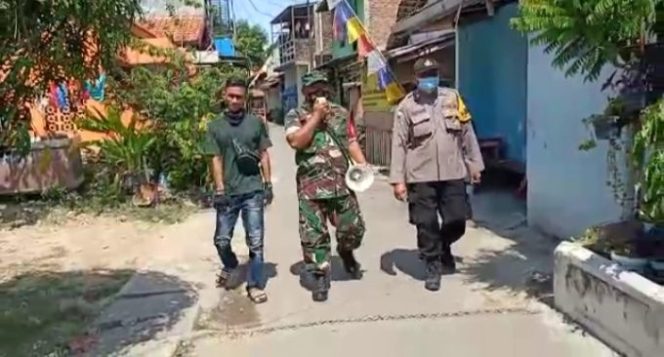 
					Jelang Peringati HUT RI ke-77 Th, Babinsa dan Bhabinkamtibmas Aktif Berikan Himbauan Pada Warga