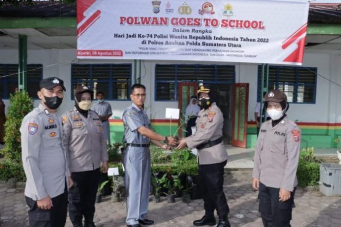 
					Waka Polres Asahan Sampaikan Pesan Kamtibmas kepada Siswa/i SMP N 6 Kisaran