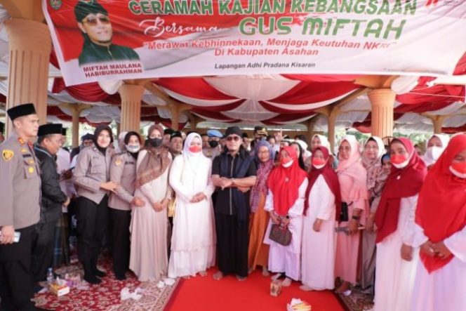 
					Ribuan Masyarakat dari Enam Wilayah Kabupaten Hadiri Kajian Kebangsaan Bersama Gus Miftah di Asahan
