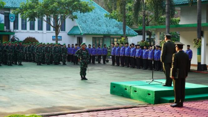 
					Peringati HUT RI ke 77, Korem 061/Sk menggelar upacara pengibaran Bendera Merah Putih