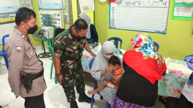 
					Babinsa Sunyaragi Monitor Pelaksanaan Bulan Imunisasi Anak Nasional (BIAN) di Posyandu Flamboyan