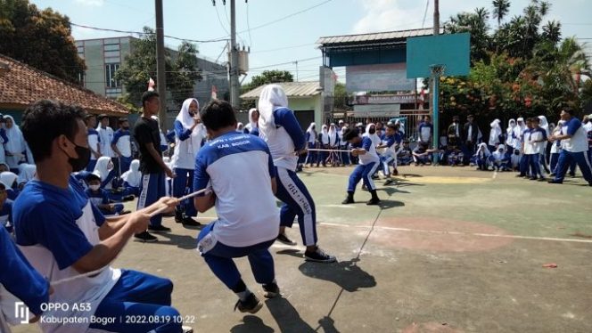 
					Ratusan Siswa SMP Negeri 1 Ciampea Bogor, Semarakkan HUT RI Lewat Perlombaan Tradisional